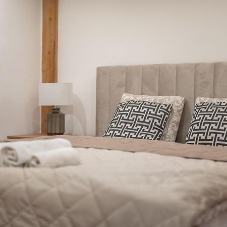 בודפשט Deluxe And Cozy City Center Suite For 8Ppl מראה חיצוני תמונה