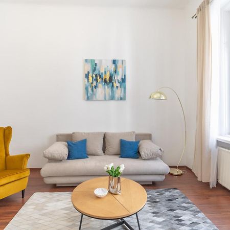 בודפשט Deluxe And Cozy City Center Suite For 8Ppl מראה חיצוני תמונה