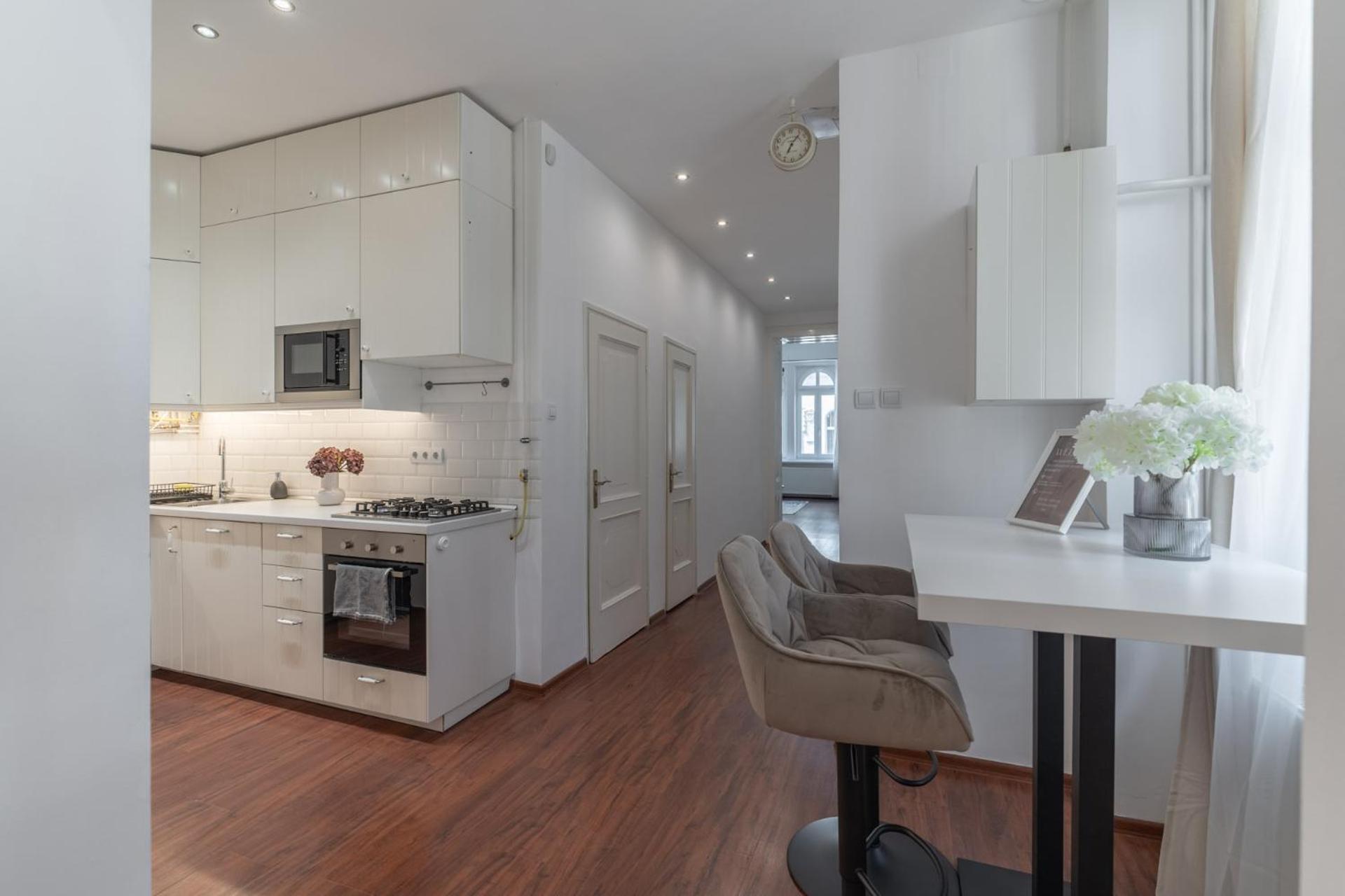 בודפשט Deluxe And Cozy City Center Suite For 8Ppl מראה חיצוני תמונה
