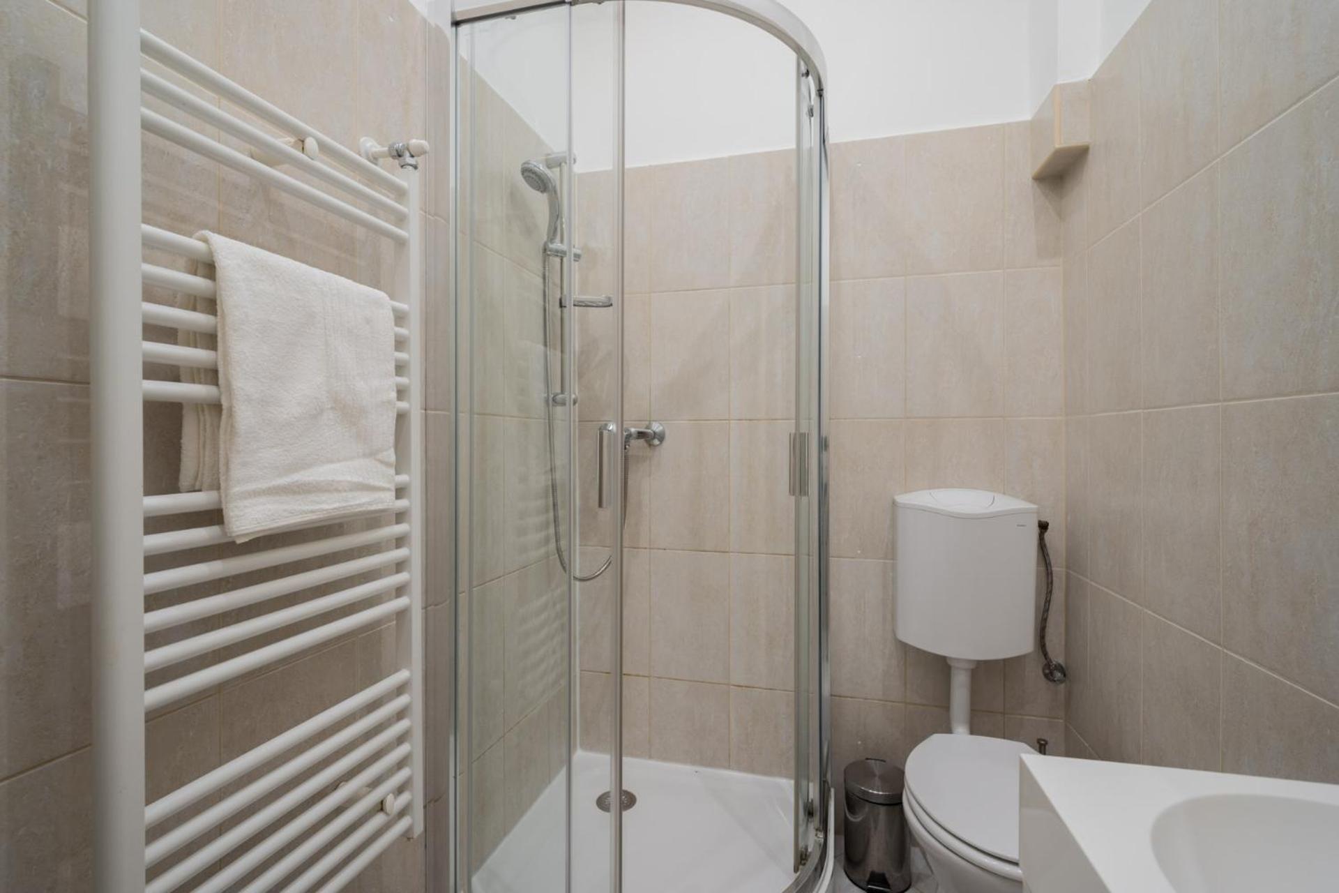 בודפשט Deluxe And Cozy City Center Suite For 8Ppl מראה חיצוני תמונה
