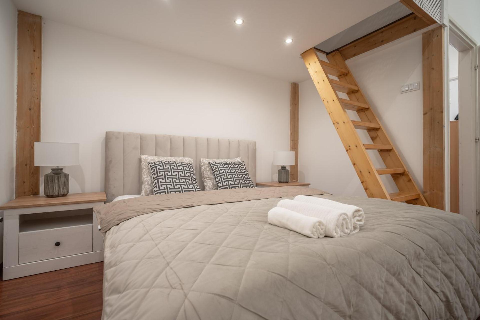 בודפשט Deluxe And Cozy City Center Suite For 8Ppl מראה חיצוני תמונה