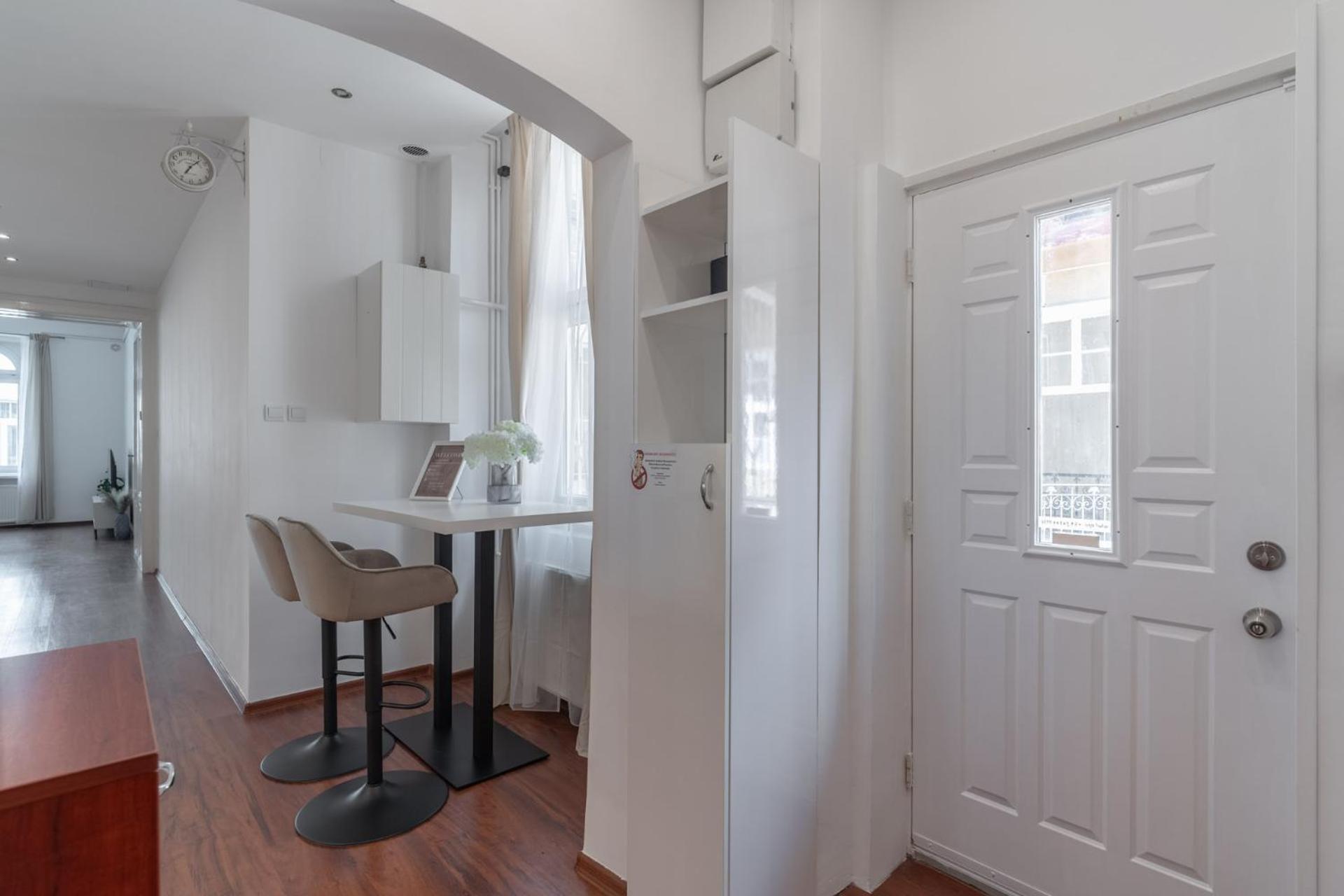 בודפשט Deluxe And Cozy City Center Suite For 8Ppl מראה חיצוני תמונה
