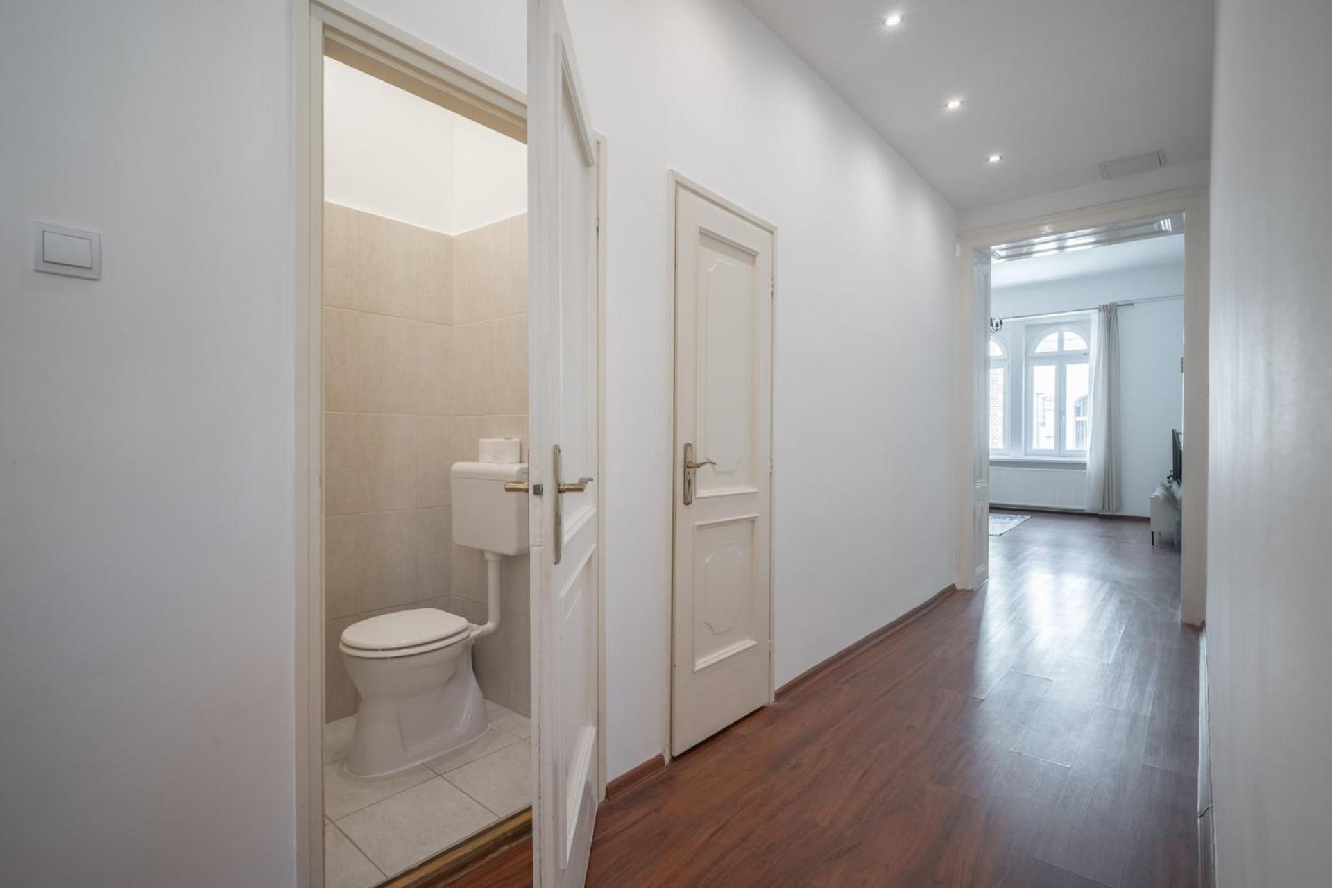 בודפשט Deluxe And Cozy City Center Suite For 8Ppl מראה חיצוני תמונה